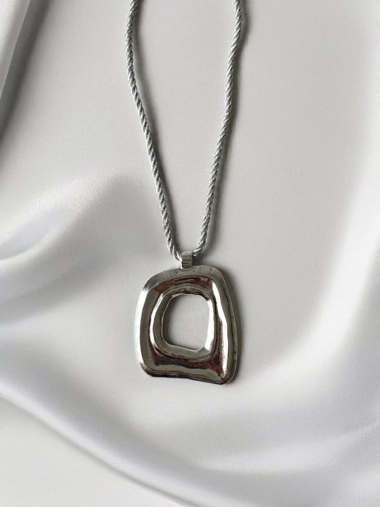 PIEN NECKLACE SILVER