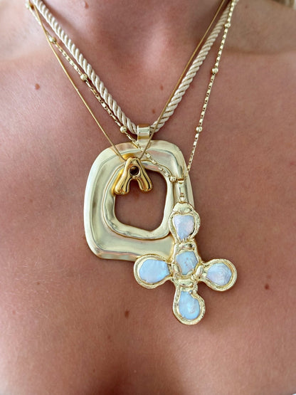 VIE INITIAL NECKLACE